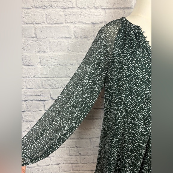 JOIE Green & White Arctic Animal Print Chiffon Balloon Sleeve Dress size Large - Picture 4 of 8